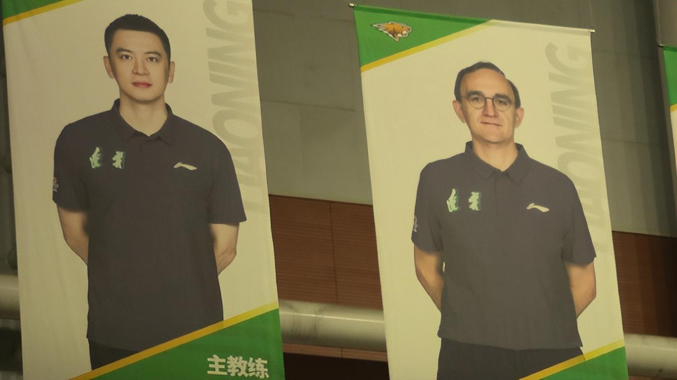 开云-辽篮9点官宣PK福建！球迷向俱乐部提要求，杨鸣取代小刘总可行吗